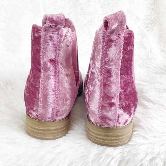 NWT Toms Ella rose velvet bootie in size 8 - Picture 5 of 8